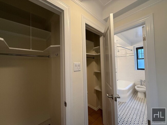 Photo - Christopher Street Unidad 6A