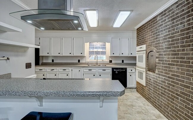 Photo - 102 Bretonshire Rd
