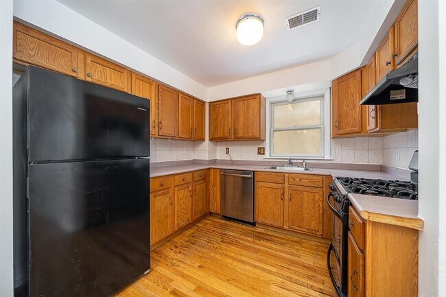 Photo - 38 W 20th St Unidad 2