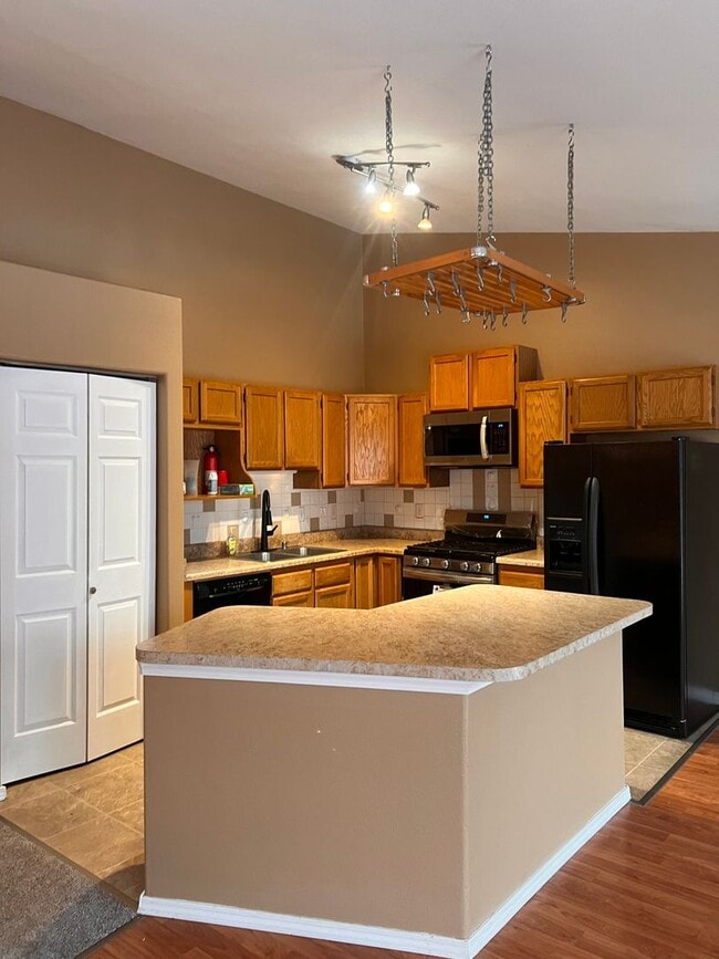 Photo - Beautiful 3 bedroom/2bath with spacious deck and backyard