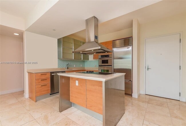 Photo - 218 SE 14th St Unidad 1203 Rental