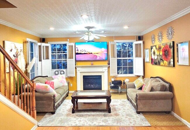 Photo - 324 Winthrop Dr