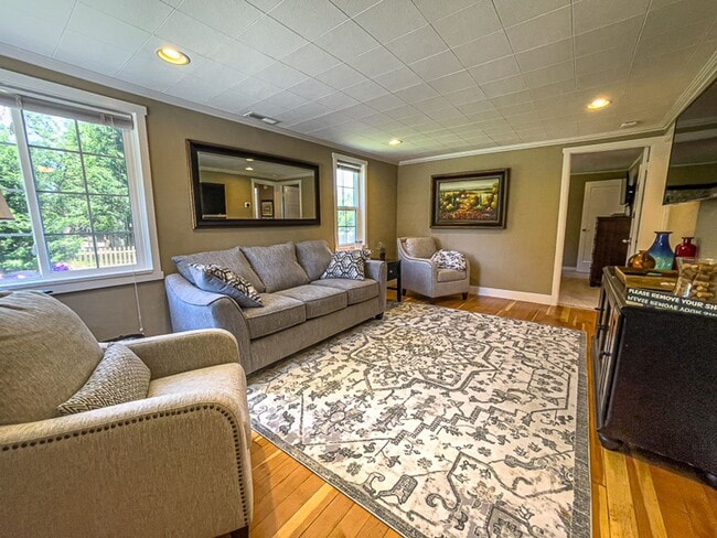 Photo - Kelsey's Cottage: Fully Furnished 2 bd/1ba...