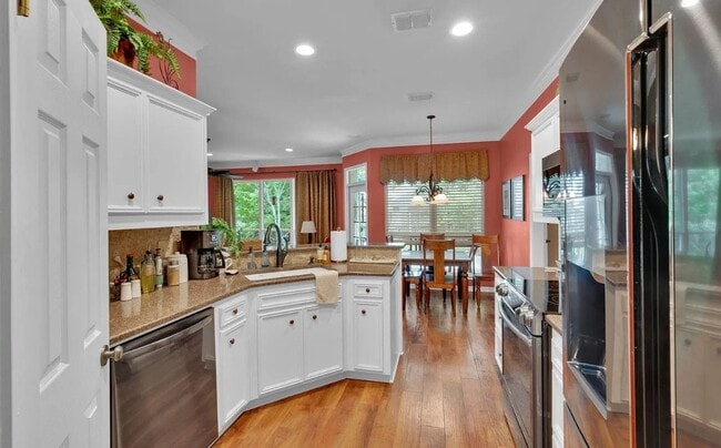 Photo - 9019 Eureka Ln