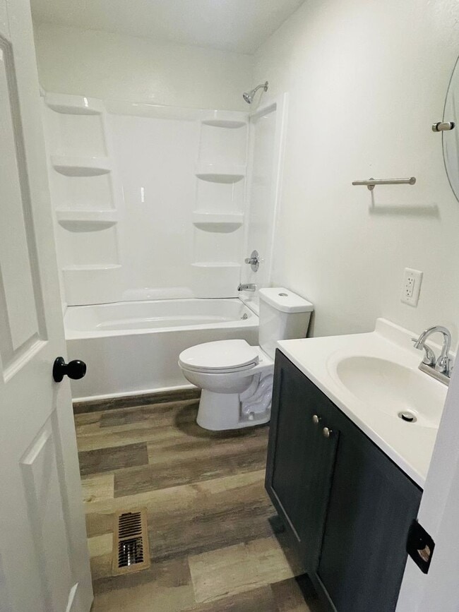 Photo - Single family house available!