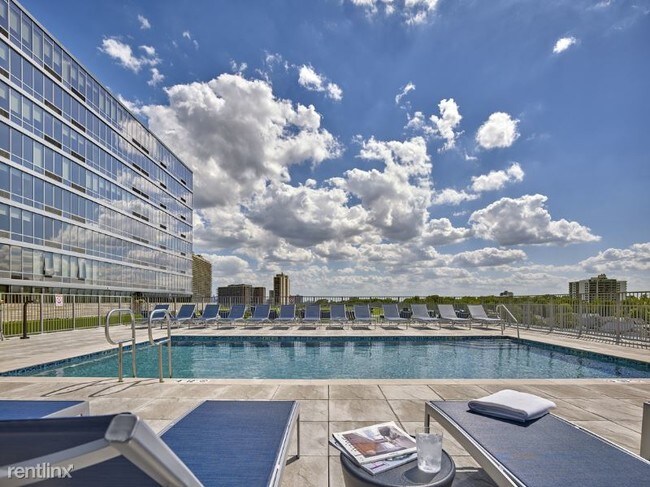 Photo - 2036 Hudson St