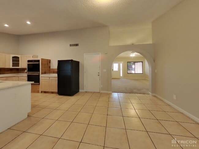 Photo - 669 W Barrow Dr