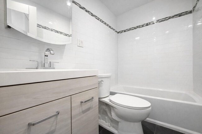 Photo - 346 W 52nd St Unidad 4D