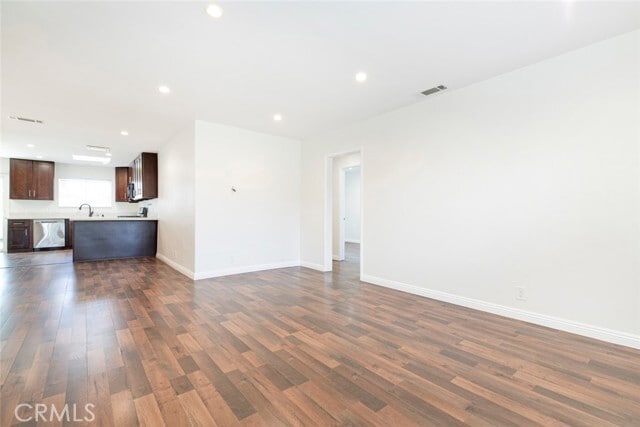 Photo - 17425 Emelita St