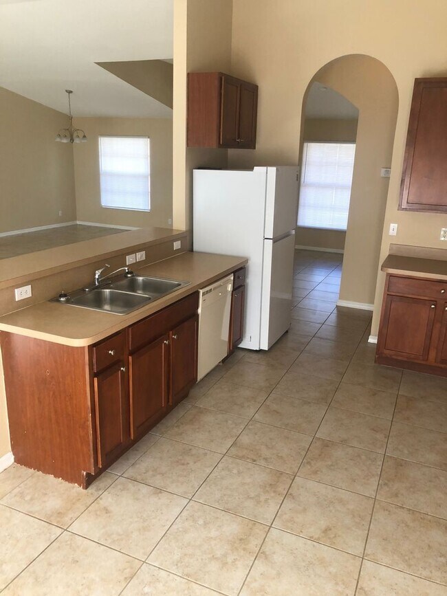 Photo - LARGE 3 BDRM 2 BATH HOME AVAILBLE NOW.  AS...