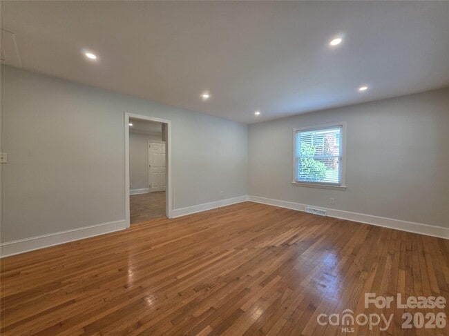Photo - 4426 Holbrook Dr