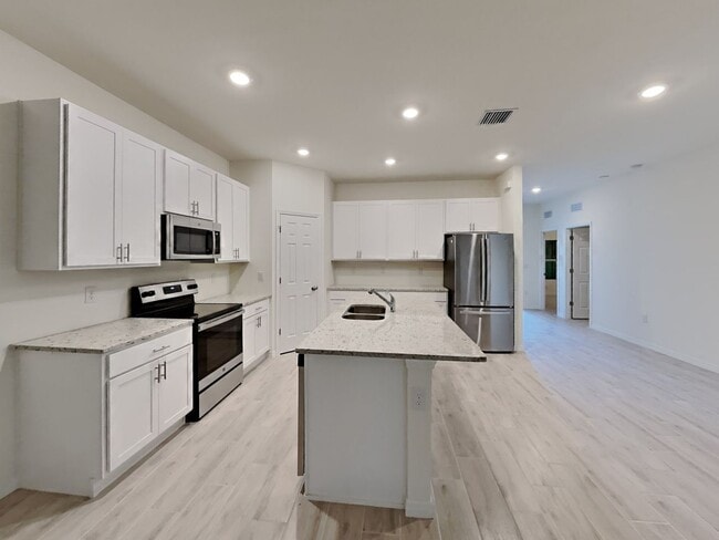 Building Photo - 26113 Northern Cross Rd