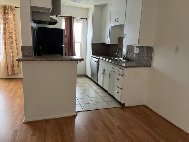 Photo - 1917 Overland Ave Unit 6 Apt #