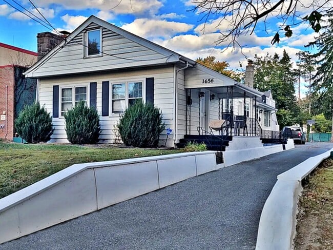 Building Photo - 1656 Pennington Rd