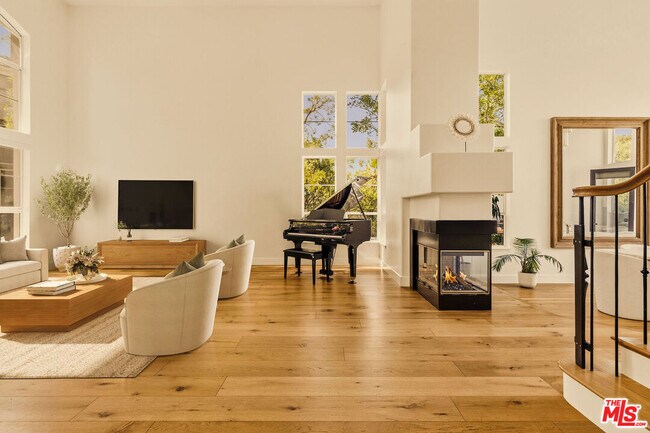 Photo - 22303 Dunmore Dr