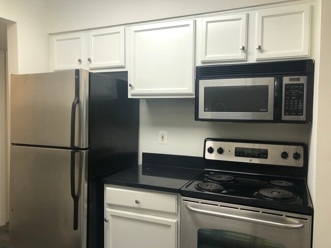 Kitchen 1 - 1734 Ascot Way Unit B