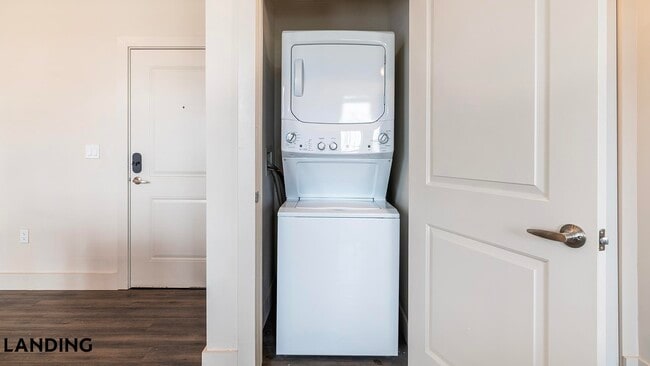 Photo - 5885 Lakehurst Dr Unidad 2231