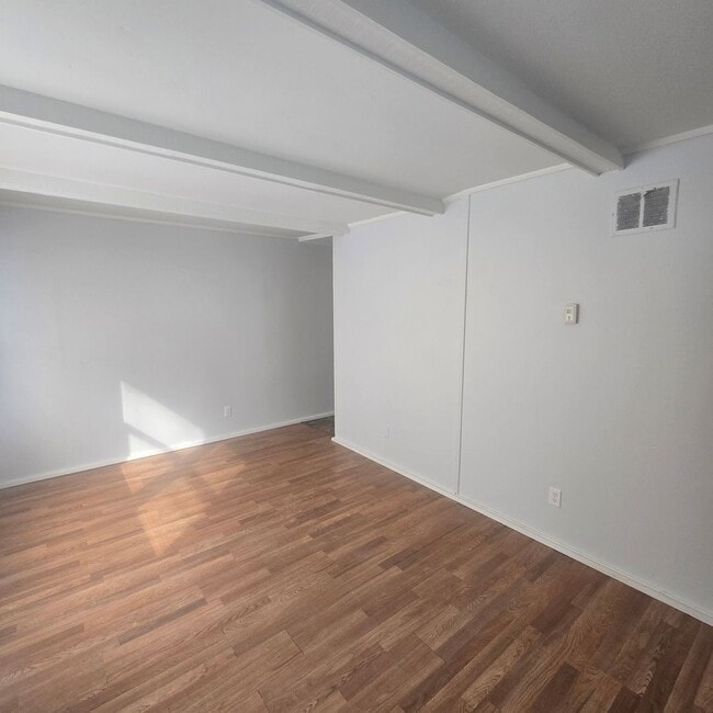 Photo - 706/708 E Division St. Unidad 706