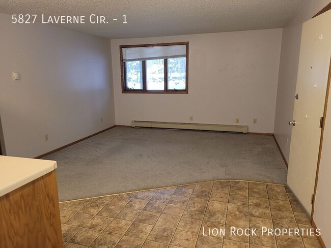 Photo - 5827 Laverne Cir N Apartamento Unidad 1