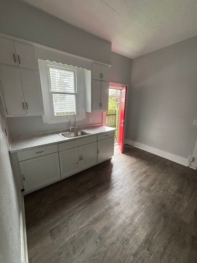 Photo - 317 S Grand Ave