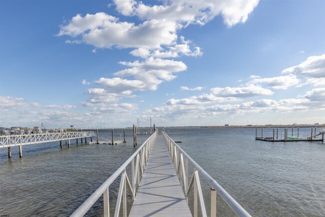 Photo - 139 Gibbs Ave