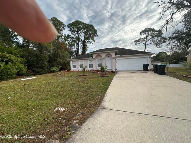 Building Photo - 930 Sable Cir SE