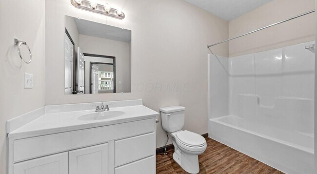Photo - 5418 Hutchison St Unit 3 Bedroom