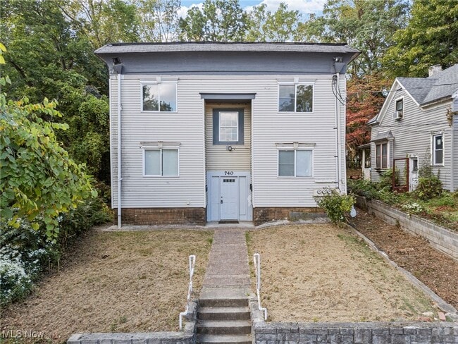 Building Photo - 740 Fern St Unit 4 Rental