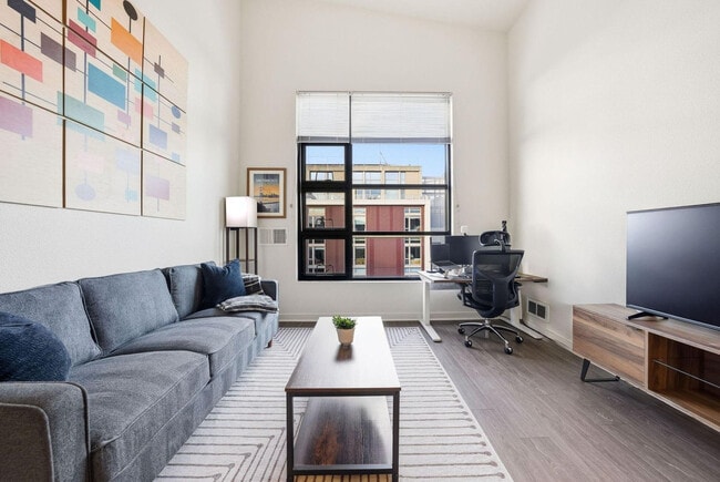 Photo - 1155 4th St Unidad FL6-ID1341332P