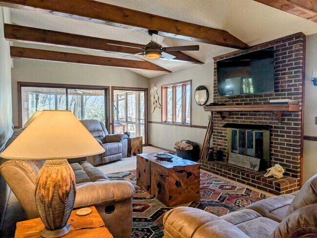 Photo - 306 Mountain Meadows Rd