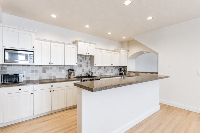 Photo - 16 Gallivan Ct