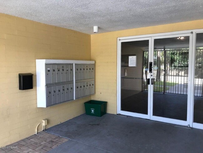 Photo - 732 N Halifax Ave Unidad 403