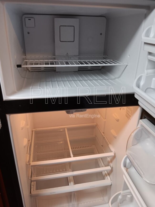 Photo - 16025 Van Aken Blvd Unit 206