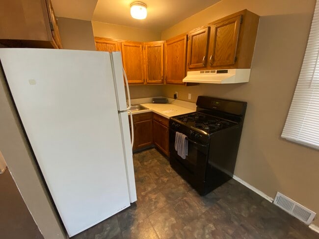 Building Photo - 2260 Stieber Ave Unit 2260