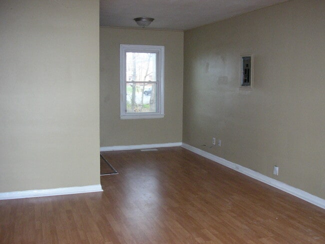 Photo - 1637 Johnson Dr