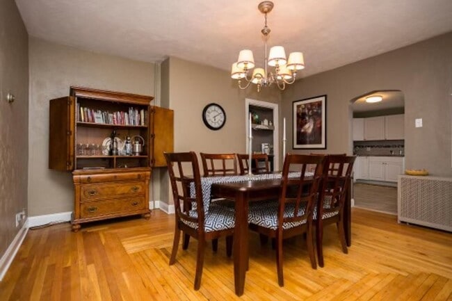 Photo - 1917 Mary St