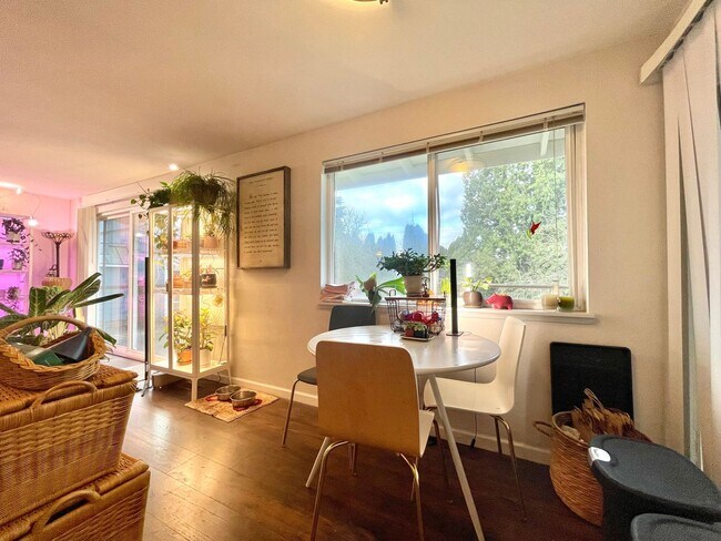 Photo - Mid-Century Gem in Kirkland’s Everest Park