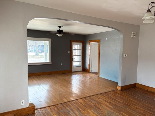 Building Photo - Prime Location Home!