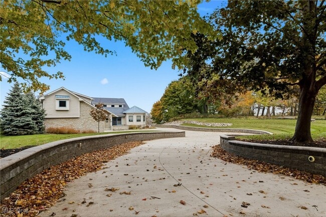 Photo - 28838 Lake Rd