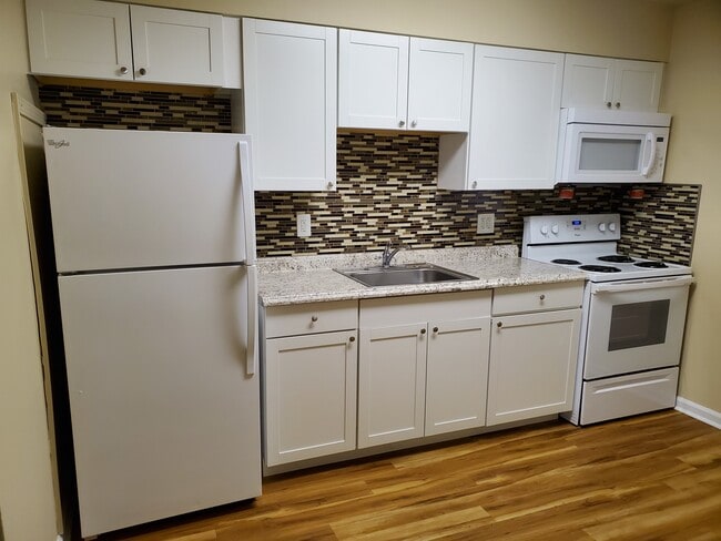 Photo - 1608 Dewey St