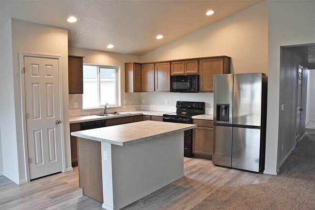 Photo - 17680 N Pegram Way