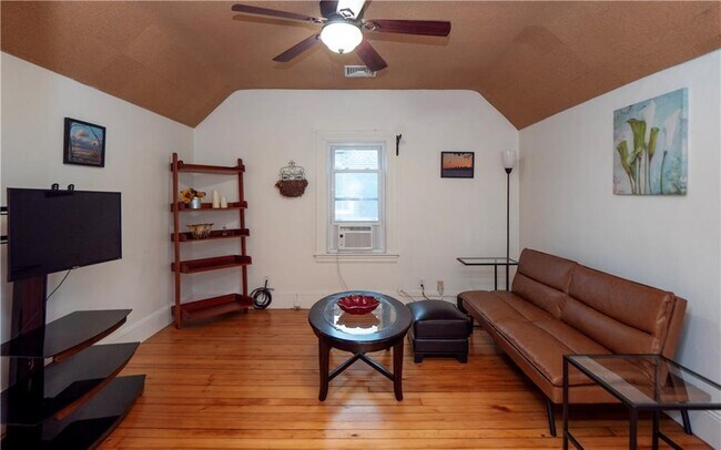 14-14 Belair Ave Unit 3
