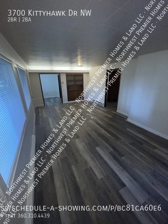 Photo - 3700 Kittyhawk Dr NW