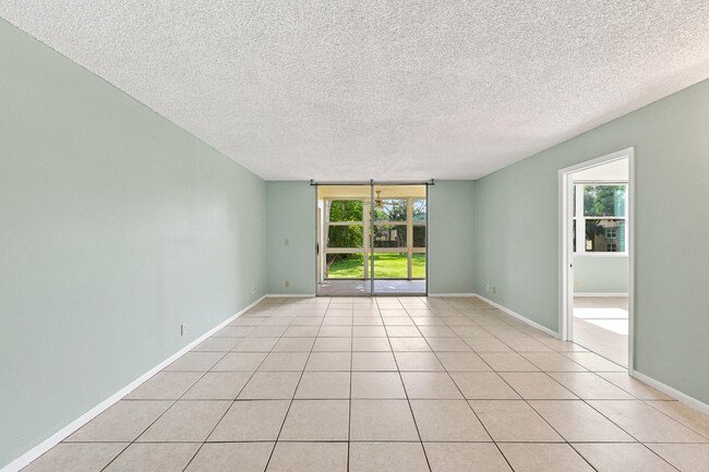 Photo - 950 NW 80th Ave Unit 204