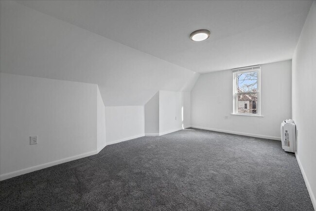 Photo - 612 N St Clair St Unit 3