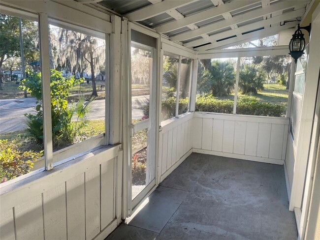 Photo - 914 E 7th St