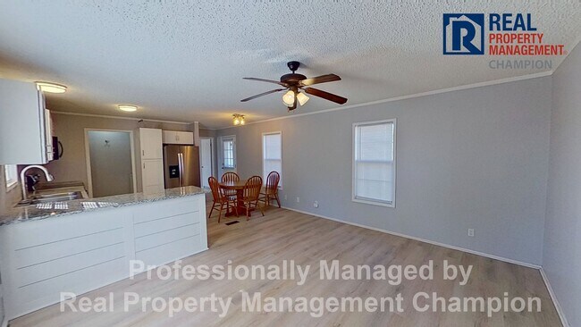Photo - 2 BD/2 BA Home w/Open Main Living Area and Split Bedrooms