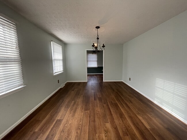 Photo - 270 Londonberry Rd