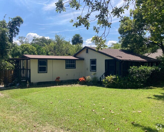 Building Photo - 3bed/2bath in Quiet Community Rental