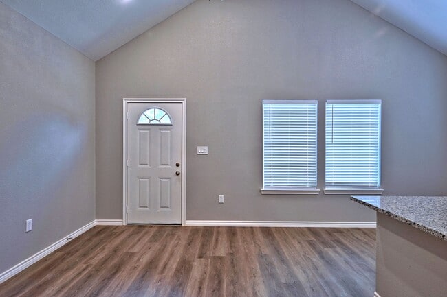 Photo - 11911 Nelwood St